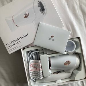 T3 Featherweight Compact Blowdryer